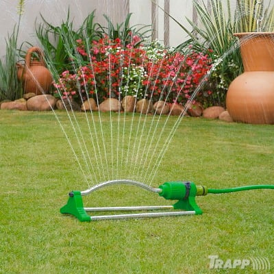 Kit de Irrigadores TRAPP  - Irrigador de Jardim Oscilante 17 furos + Irrigador Esguicho Giratório Aspersor com Haste Removível
